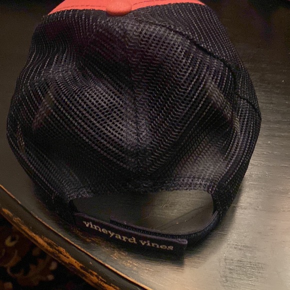 Vineyard vines hat. Never worn - Picture 2 of 2